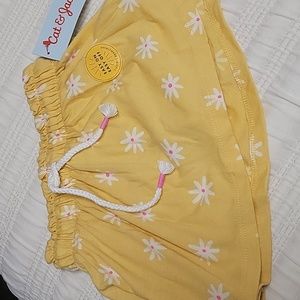 Baby girl skirt with short under pants